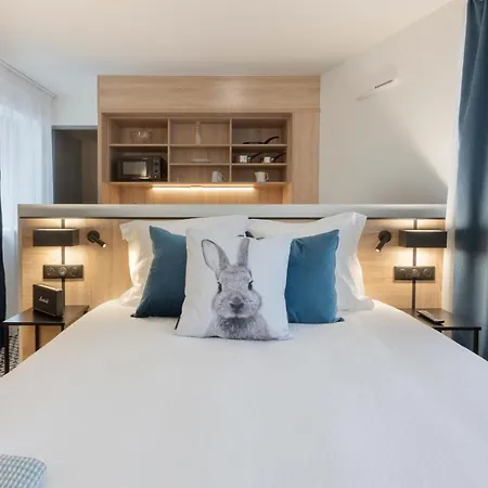 ホテル Tulip Residences